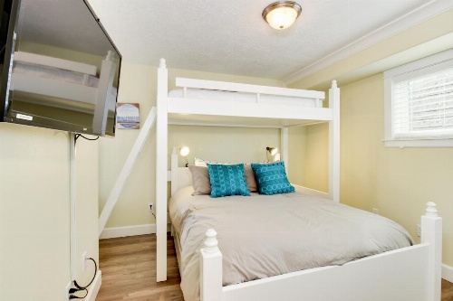 Salt Water Beach House image 22