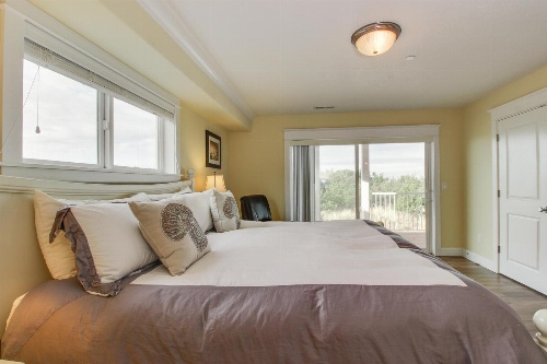 Salt Water Beach House image 4